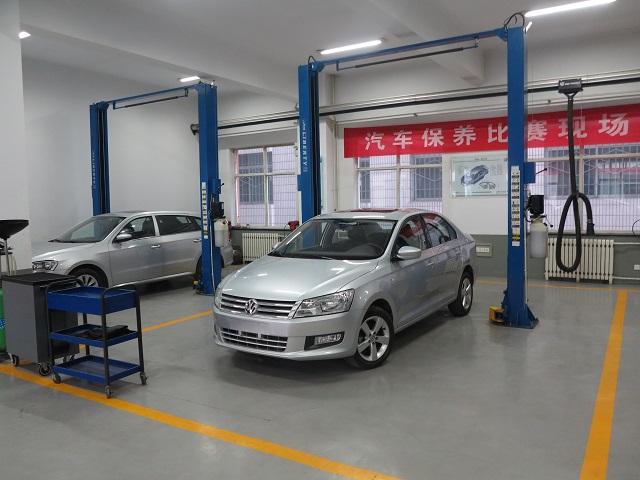 上海大眾發(fā)動機整車維護工位
